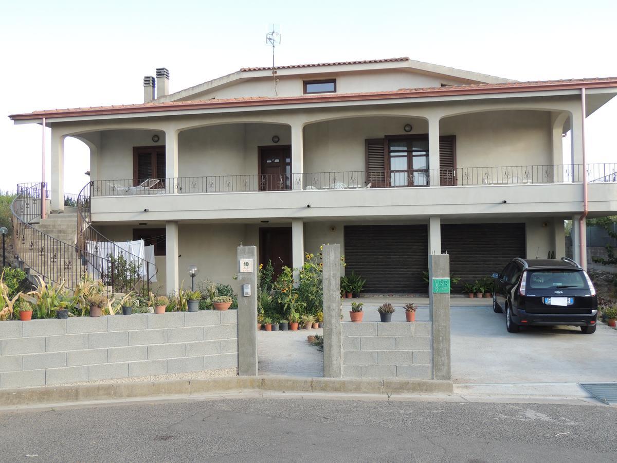 Il Nuraghe Bed & Breakfast Uras ภายนอก รูปภาพ